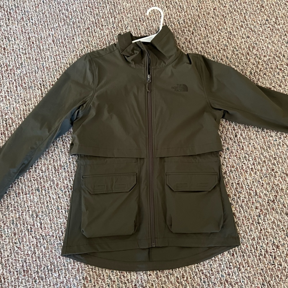 NEVER BEEN WORN - North Face Olive Green Zip Up Small